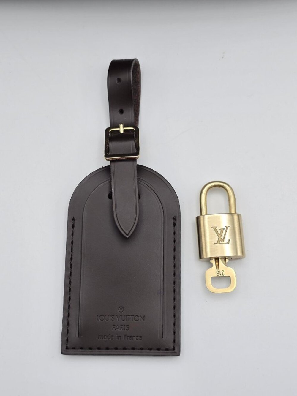 Authentic Louis Vuitton Brown Luggage Tag & Gold Padlock with Key-Made in France - Picture 14 of 14